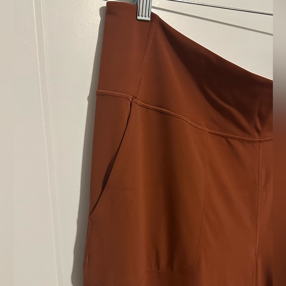 Align super high rise wide leg crop - Picture 6 of 7